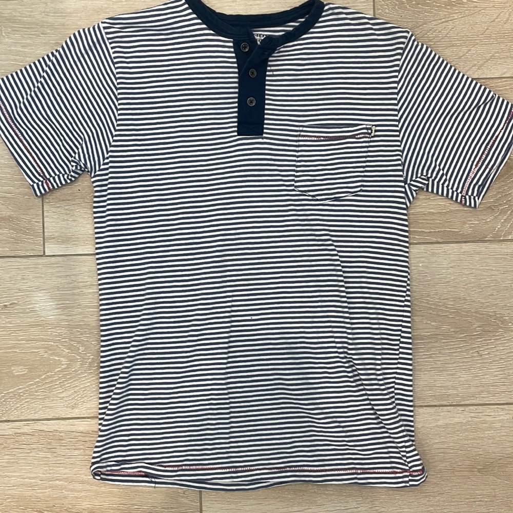 Lucky Brand size Medium boys 3 button shirt. EUC.